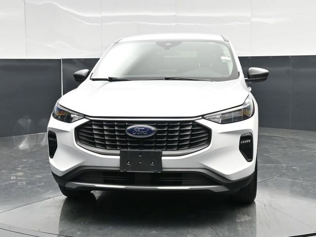 Used 2025 Ford Escape Active AWD/4WD image 2