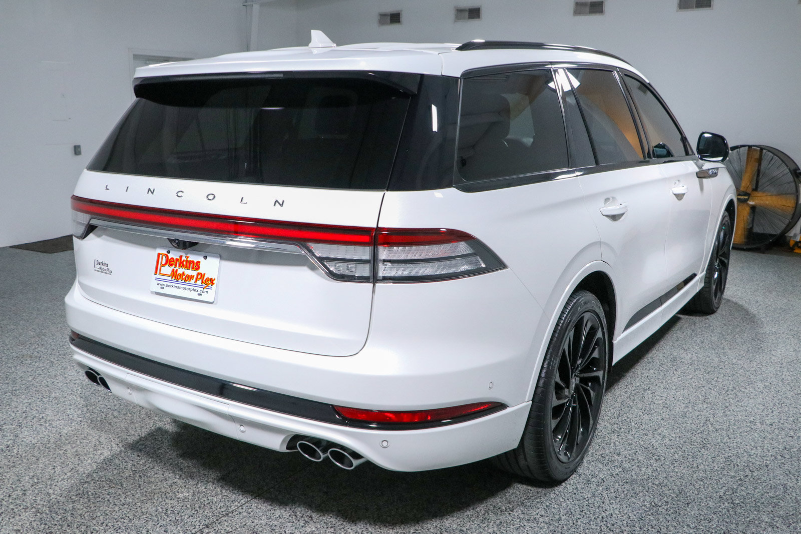 Used 2024 Lincoln Aviator Reserve w/ Jet Package RWD image 7