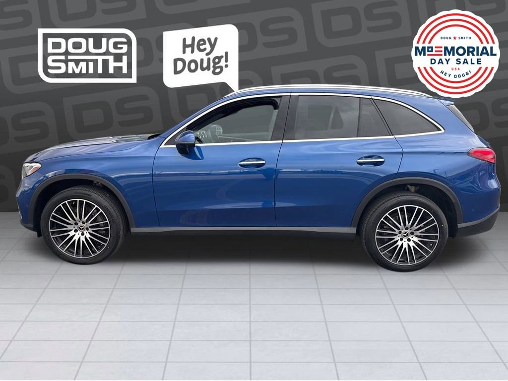 Used 2023 Mercedes-Benz GLC 300 4MATIC image 2