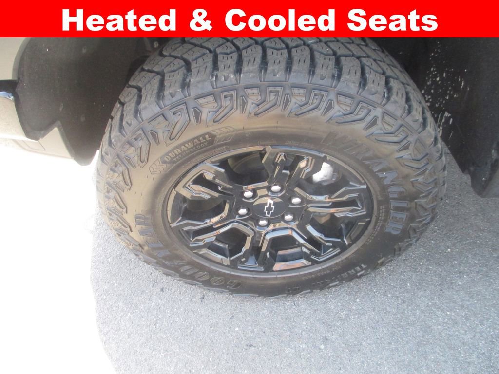 Used 2023 Chevrolet Silverado 1500 ZR2 w/ Technology Package AWD/4WD image 15