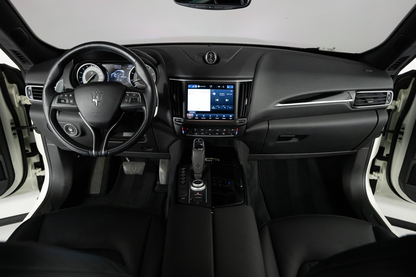 Used 2023 Maserati Levante GT AWD/4WD image 30