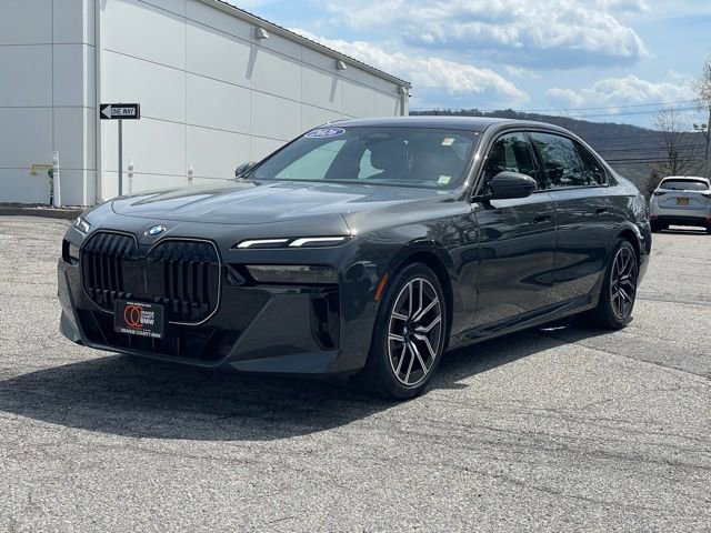 Used 2026 BMW 740i xDrive w/ Premium Package AWD/4WD image 2