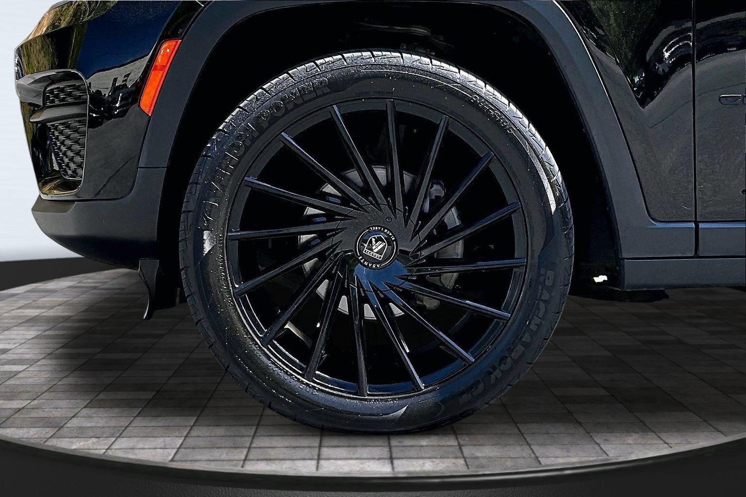 Certified 2022 Jeep Grand Cherokee Altitude AWD/4WD image 10