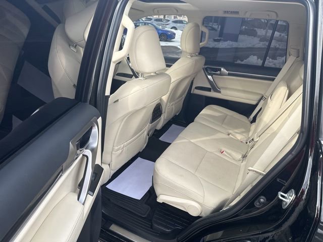 Used 2023 Lexus GX 460 Premium w/ Premium Package image 17