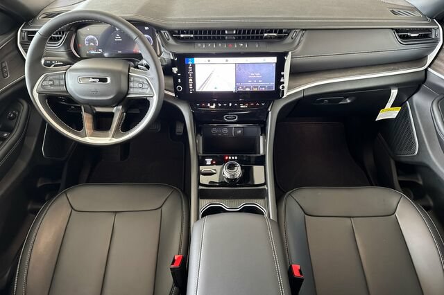 New 2026 Jeep Grand Cherokee L Limited AWD/4WD image 10