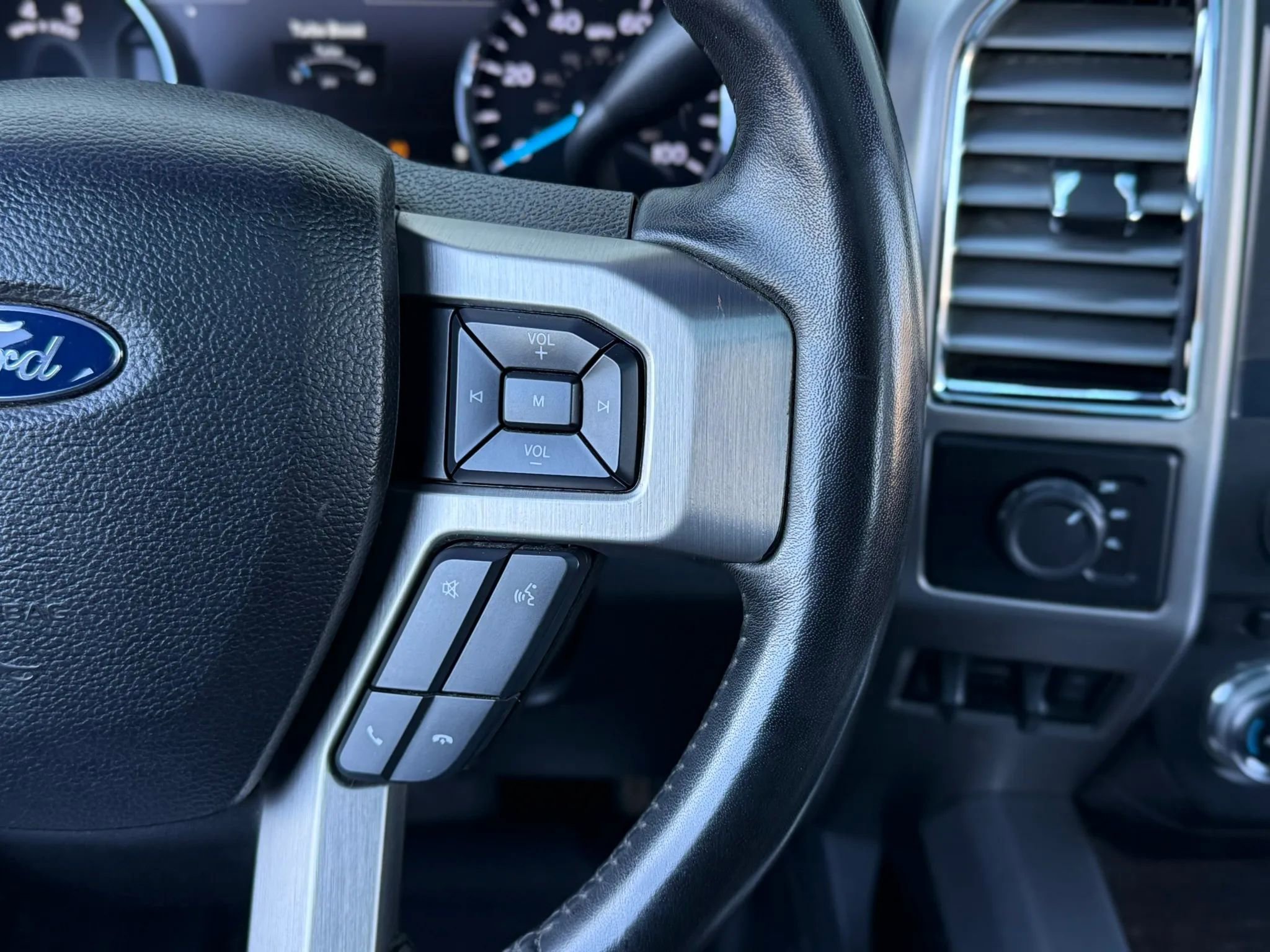 Used 2017 Ford F350 Platinum w/ Platinum Ultimate Package image 20