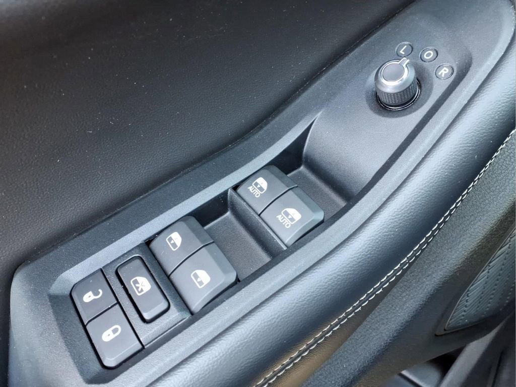 Used 2023 Jeep Grand Cherokee Laredo image 15