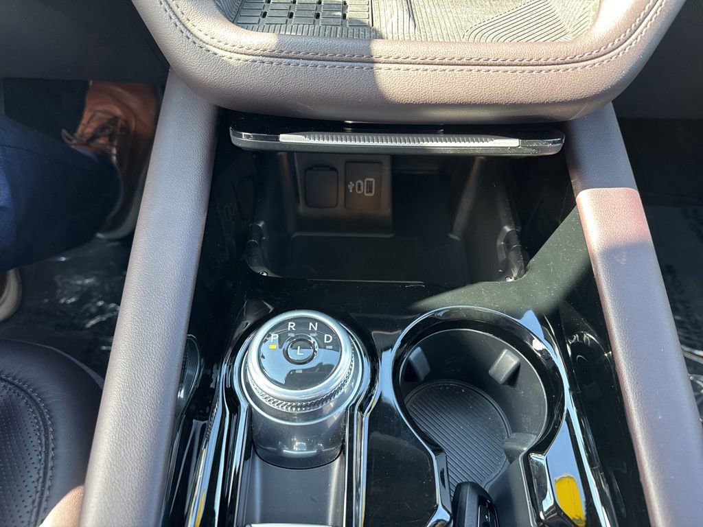 Used 2025 Ford Explorer Platinum w/ Ultimate Package image 17