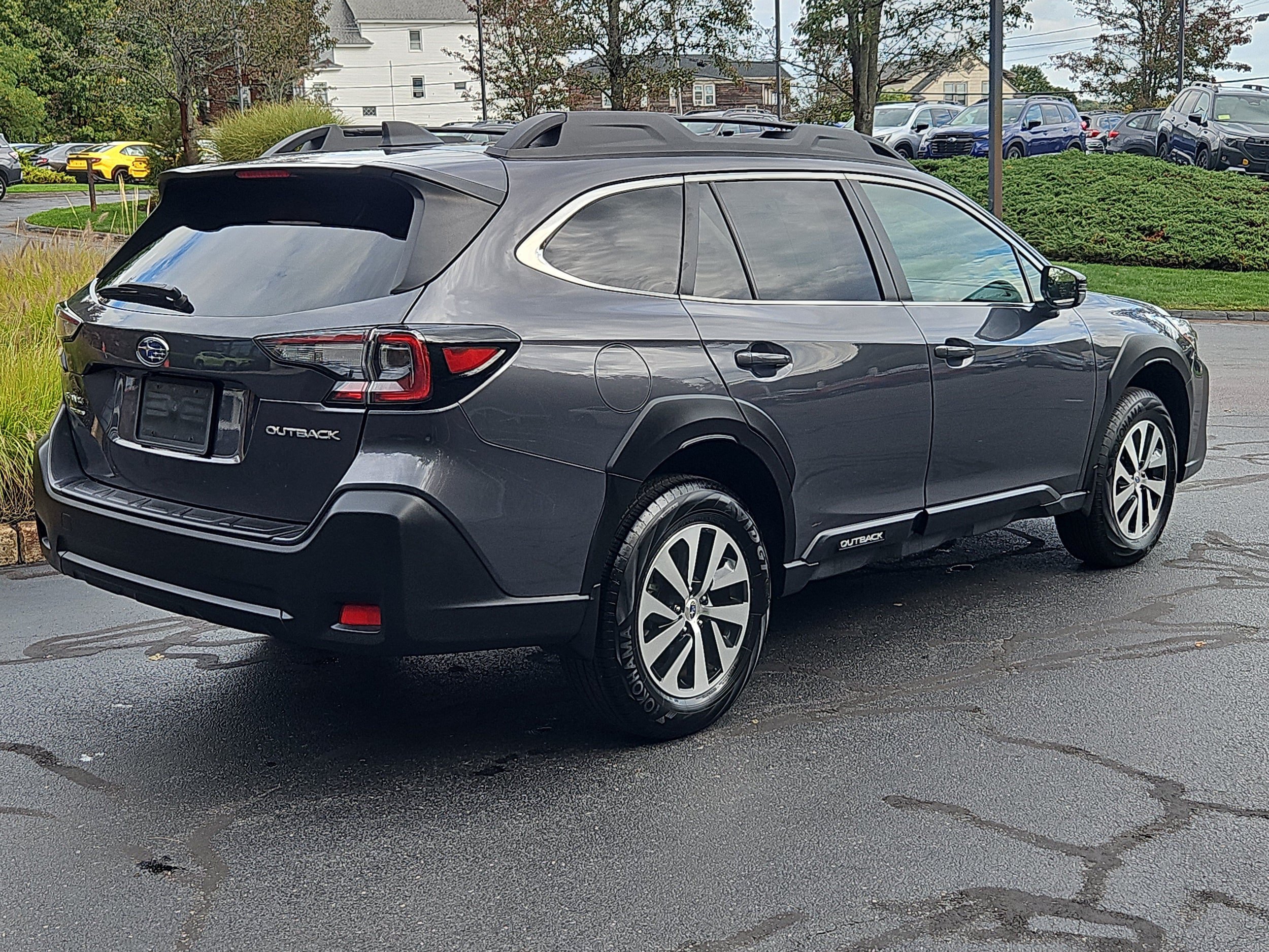 Certified 2025 Subaru Outback Premium AWD/4WD image 2
