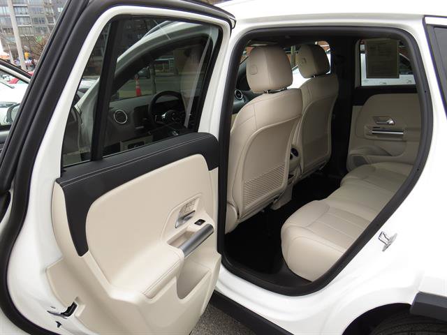 Used 2025 Mercedes-Benz GLA 250 4MATIC image 21