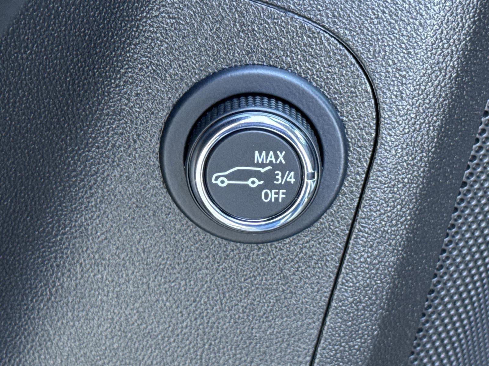 Used 2023 GMC Acadia SLE w/ Driver Convenience Package image 16