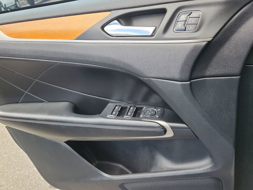 Used 2017 Lincoln MKC Reserve w/ Lincoln MKC Climate Package image 9