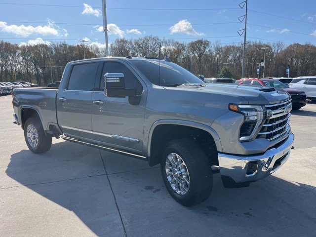 Used 2024 Chevrolet Silverado 2500 LTZ w/ LTZ Premium Package image 12