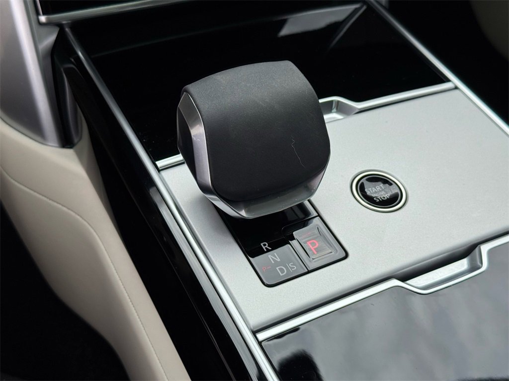 Used 2024 Land Rover Range Rover Long Wheelbase SE image 58