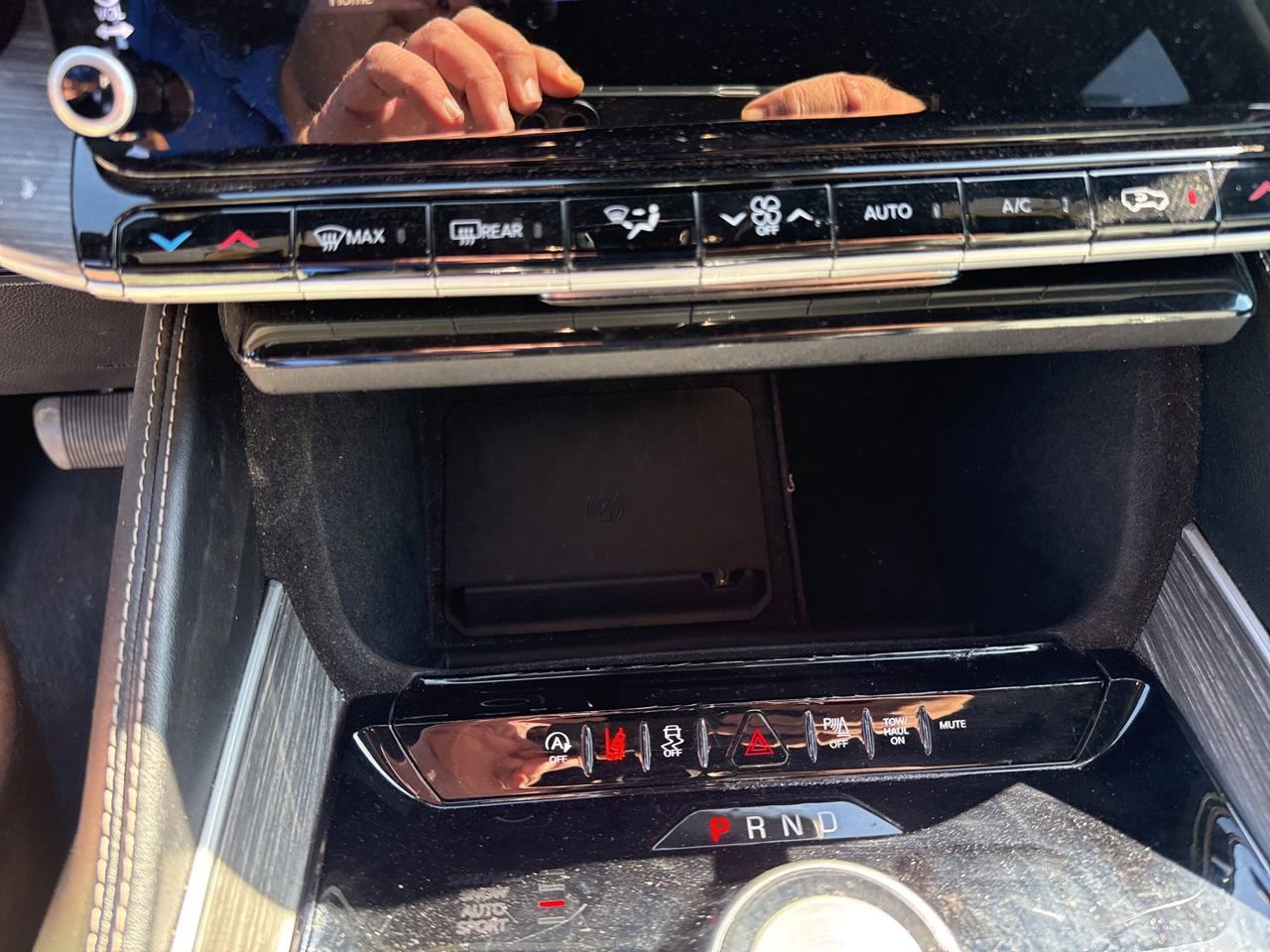 Used 2024 Jeep Wagoneer L Series II w/ Flexible Seating Group image 24