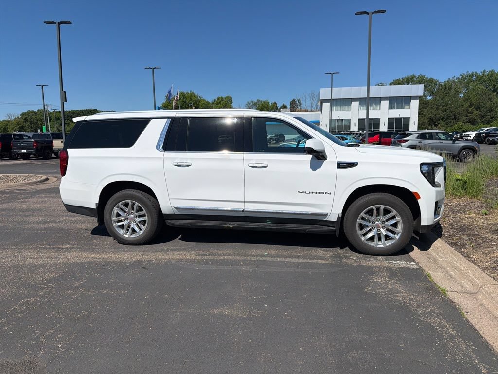 Used 2024 GMC Yukon XL SLT w/ SLT Luxury Package AWD/4WD image 19
