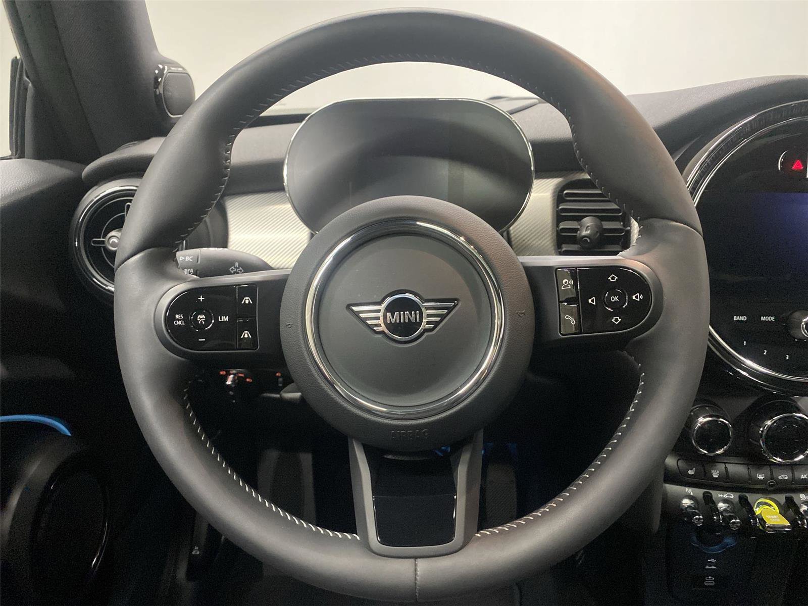 Certified 2024 MINI Cooper SE FWD image 15