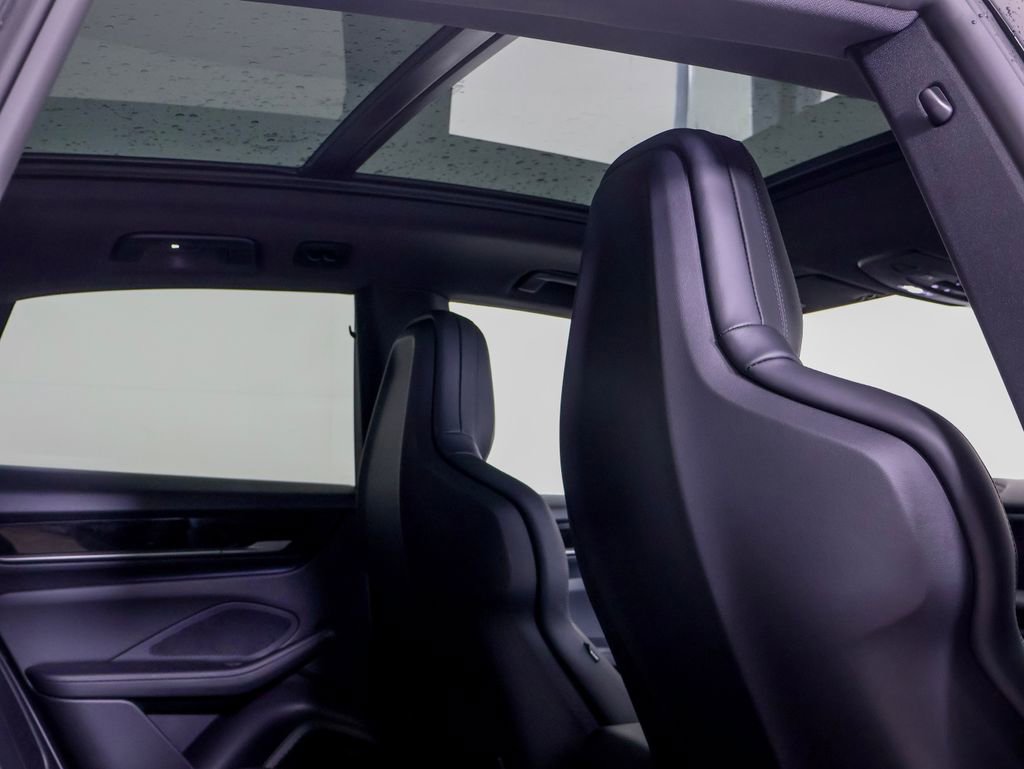 New 2026 Porsche Macan 4 Electric AWD/4WD image 26