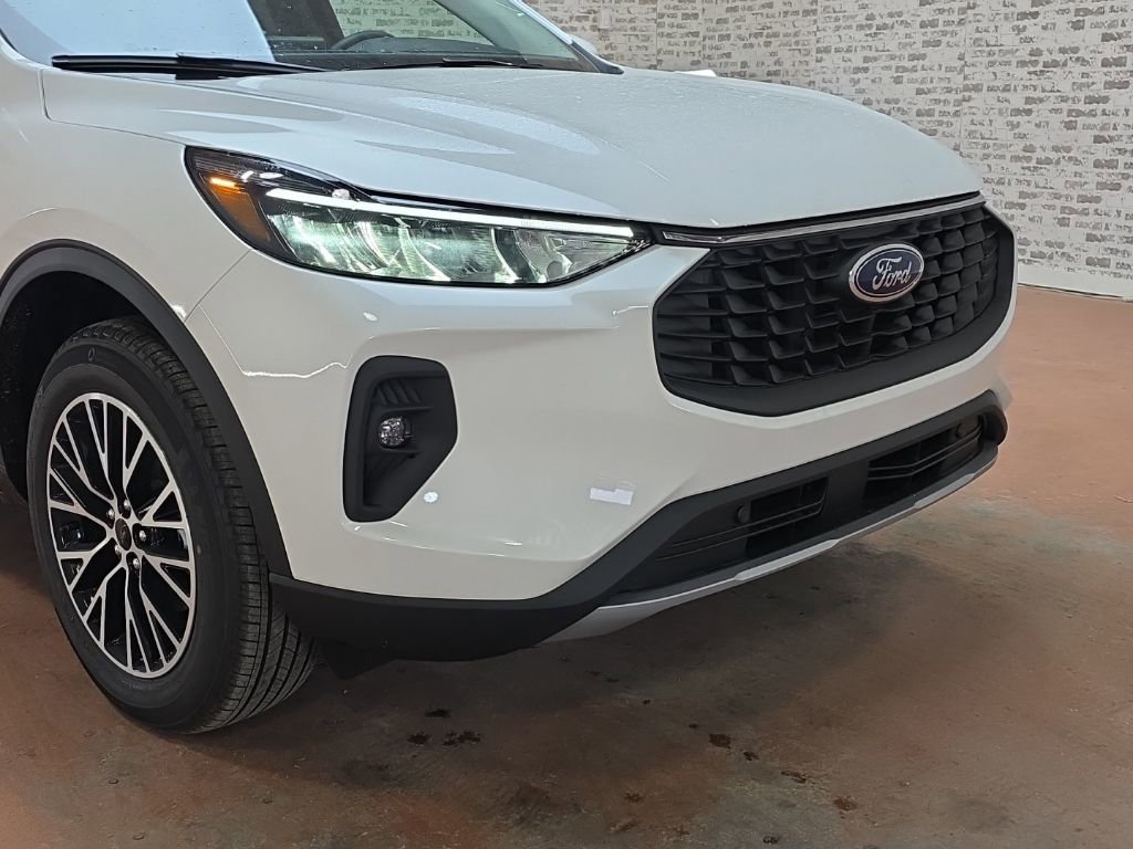 New 2026 Ford Escape SE w/ Class II Trailer Tow Package image 7