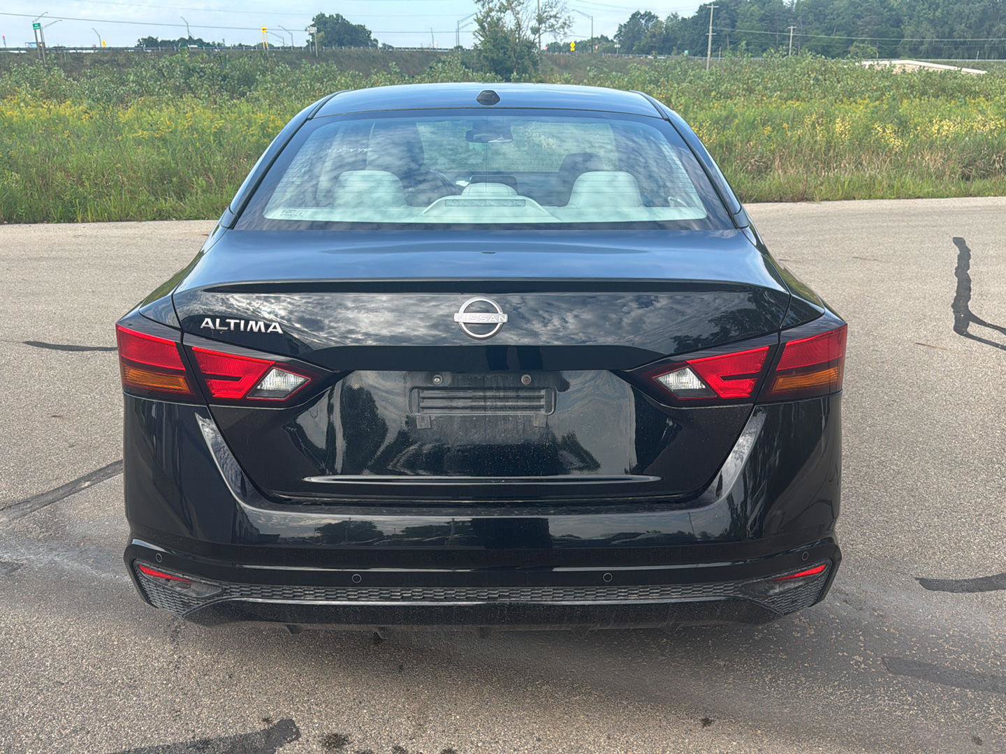 Used 2025 Nissan Altima 2.5 SV FWD image 4