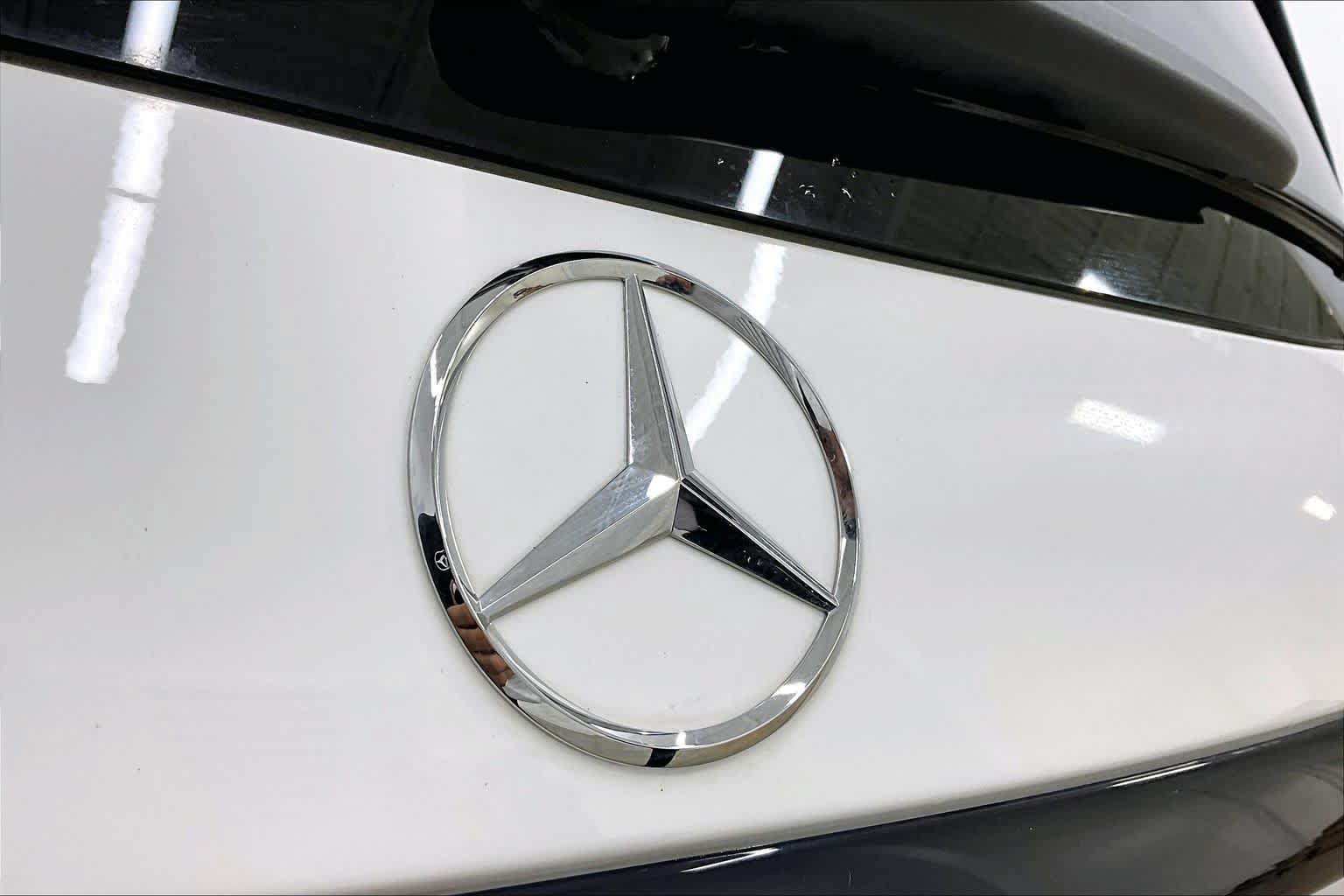 Used 2025 Mercedes-Benz GLC 300 4MATIC image 30