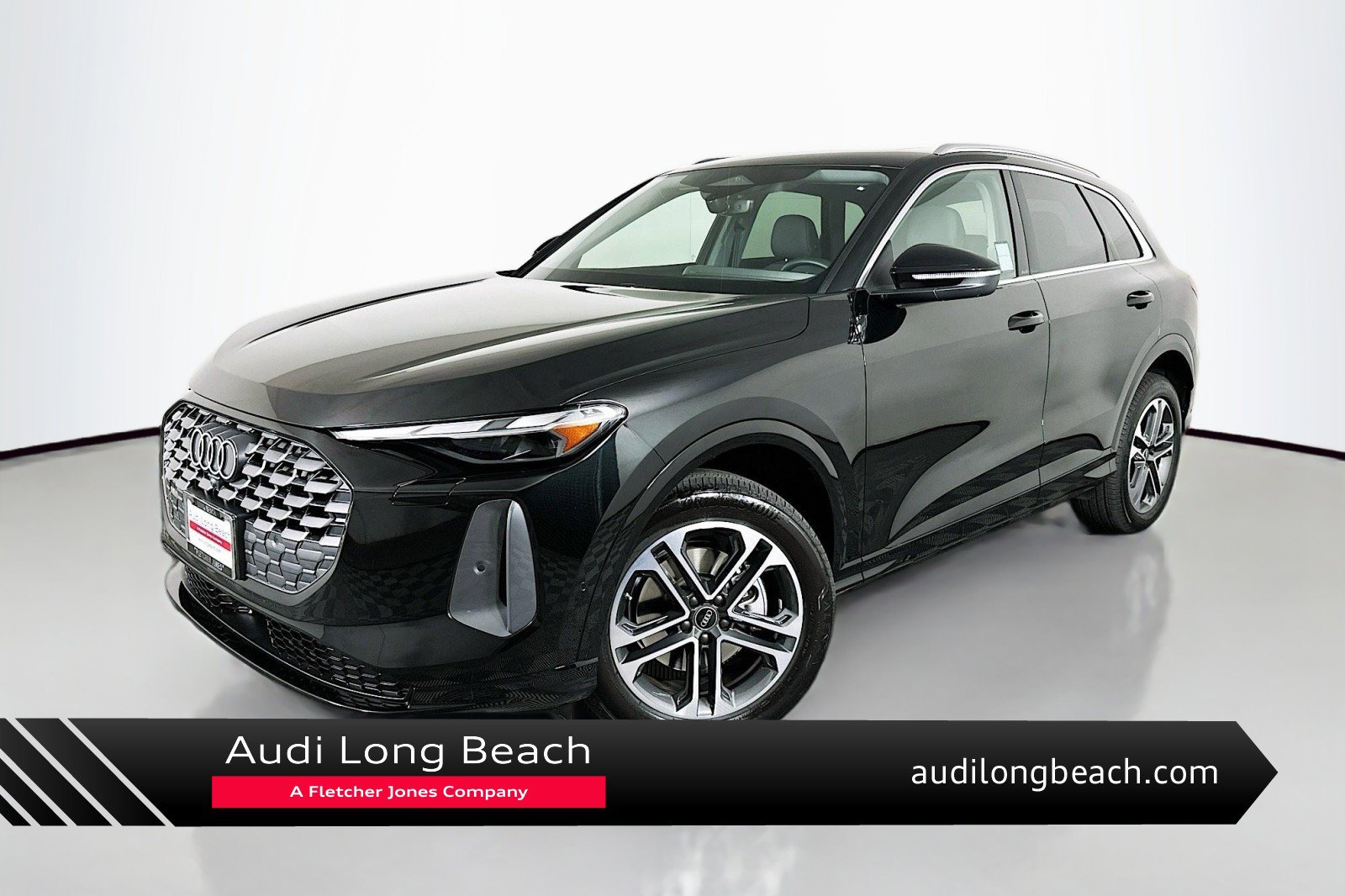 Used 2025 Audi Q5 Premium w/ Convenience Package image 1