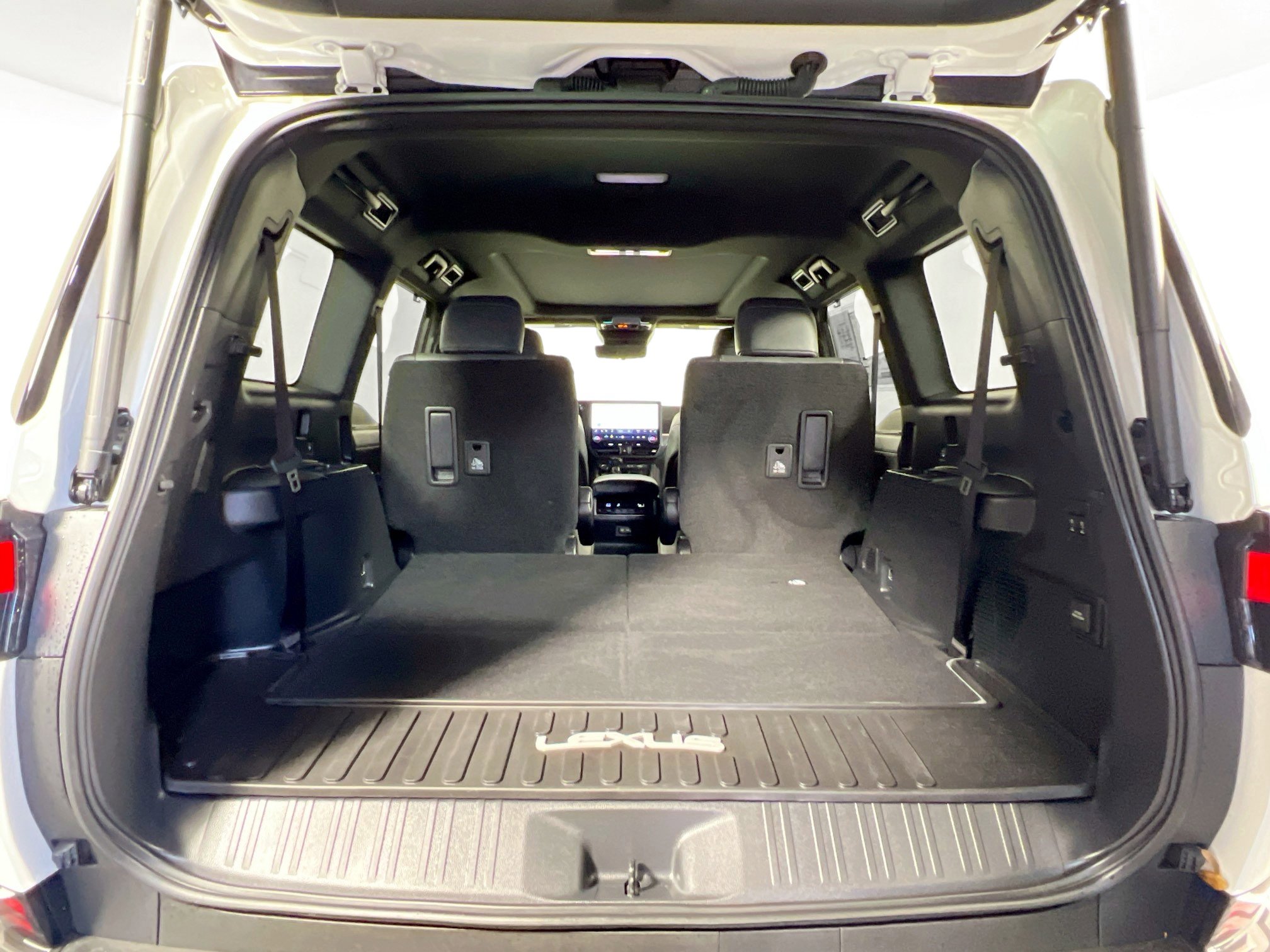 Used 2024 Lexus GX 550 w/ Accessory Package (Z1) AWD/4WD image 34