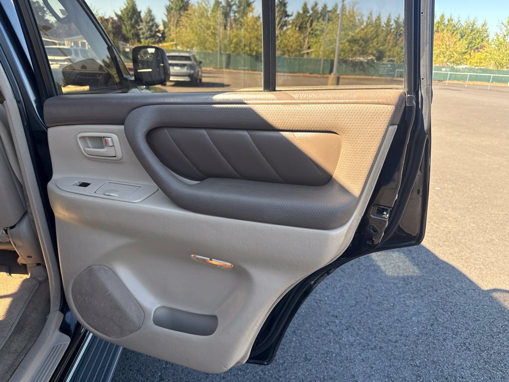 Used 2000 Toyota Land Cruiser AWD/4WD image 24