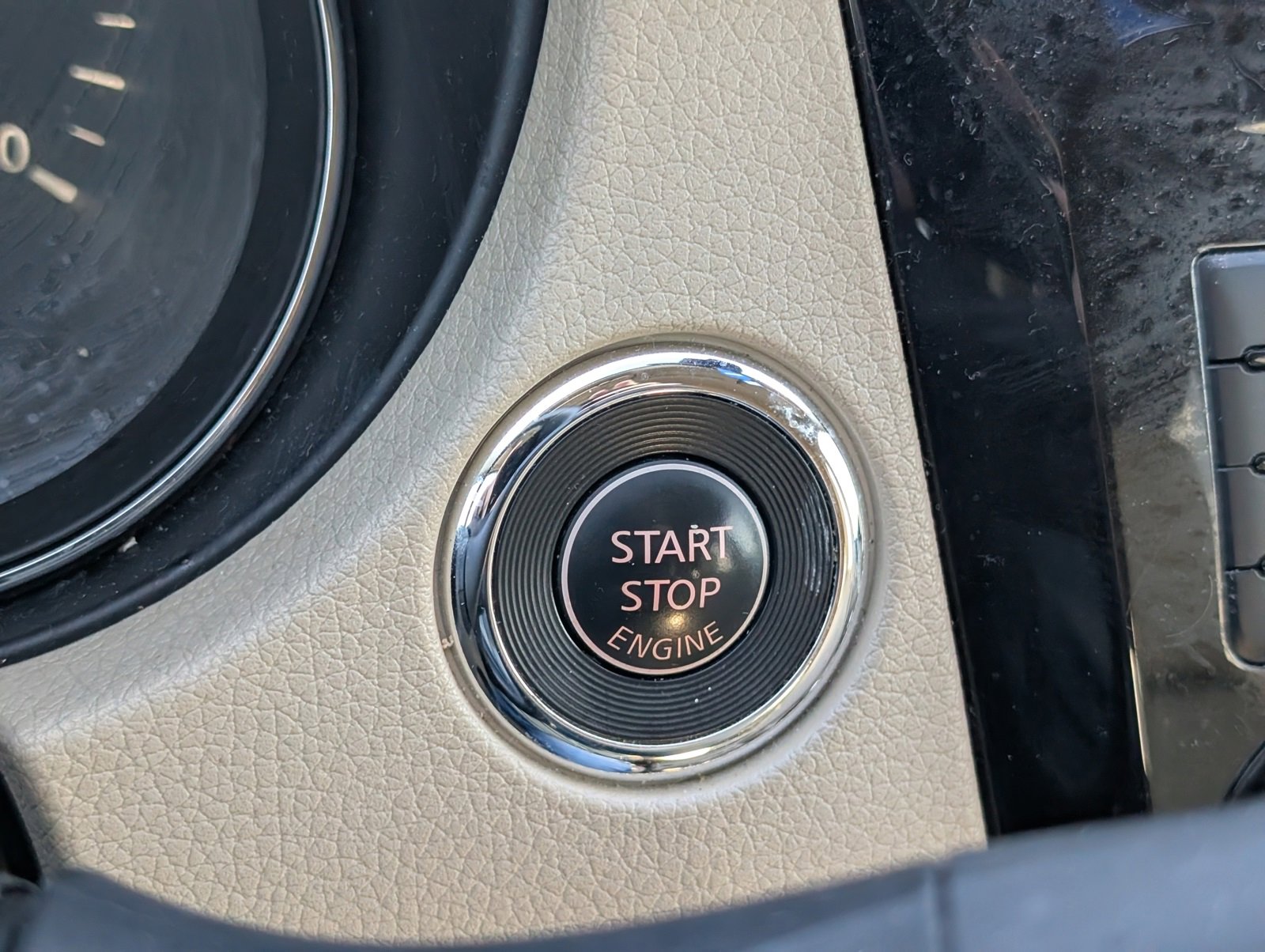 Used 2020 Nissan Rogue SV image 19