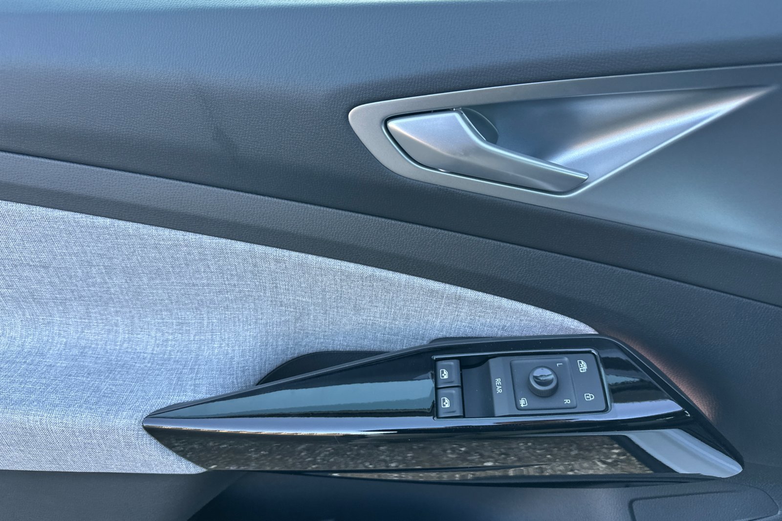 New 2026 Volkswagen ID.4 Pro image 11