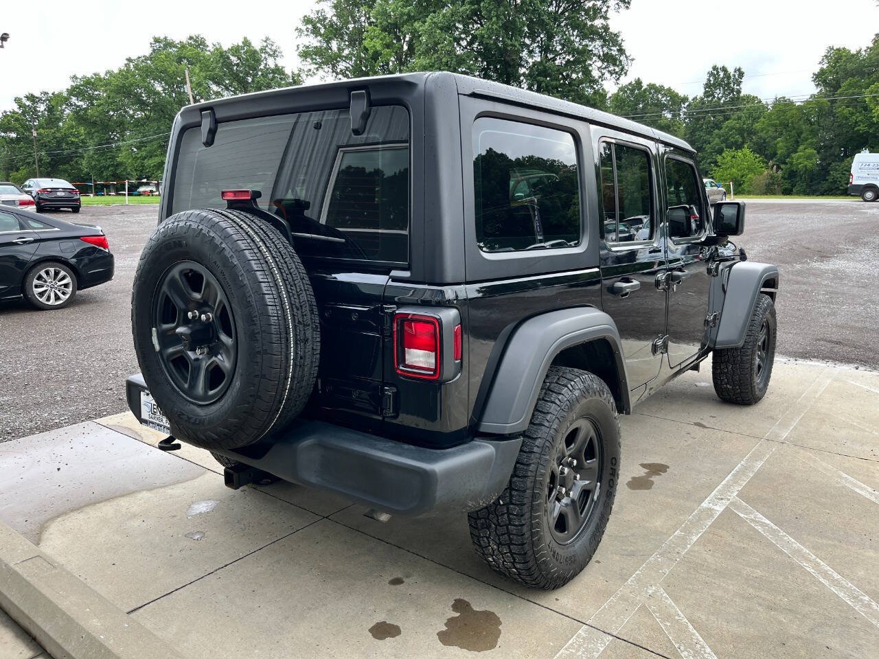 Used 2024 Jeep Wrangler Unlimited Sport AWD/4WD image 8