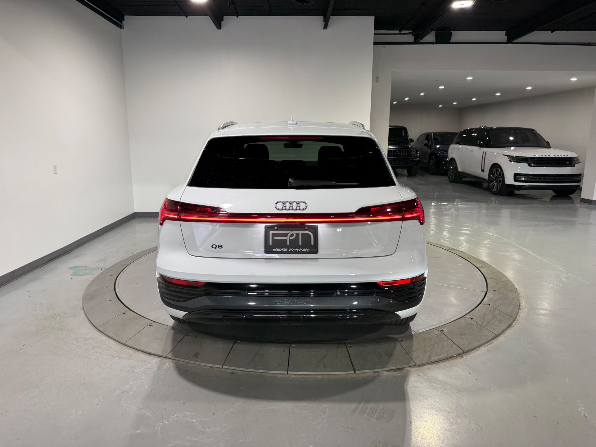Used 2024 Audi Q8 e-tron Premium Plus w/ Premium Plus Package AWD/4WD image 12