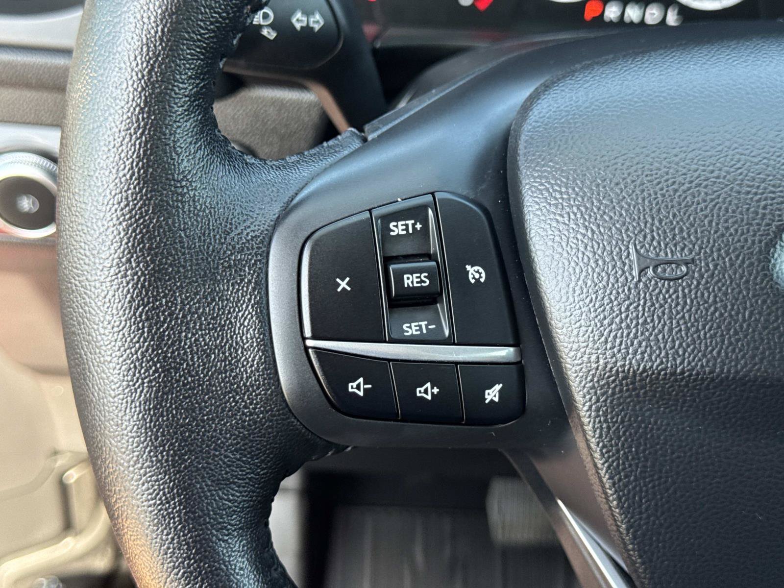 Used 2020 Ford Escape SEL FWD image 11