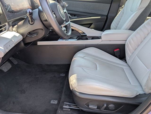 Used 2025 Hyundai Elantra Limited image 14