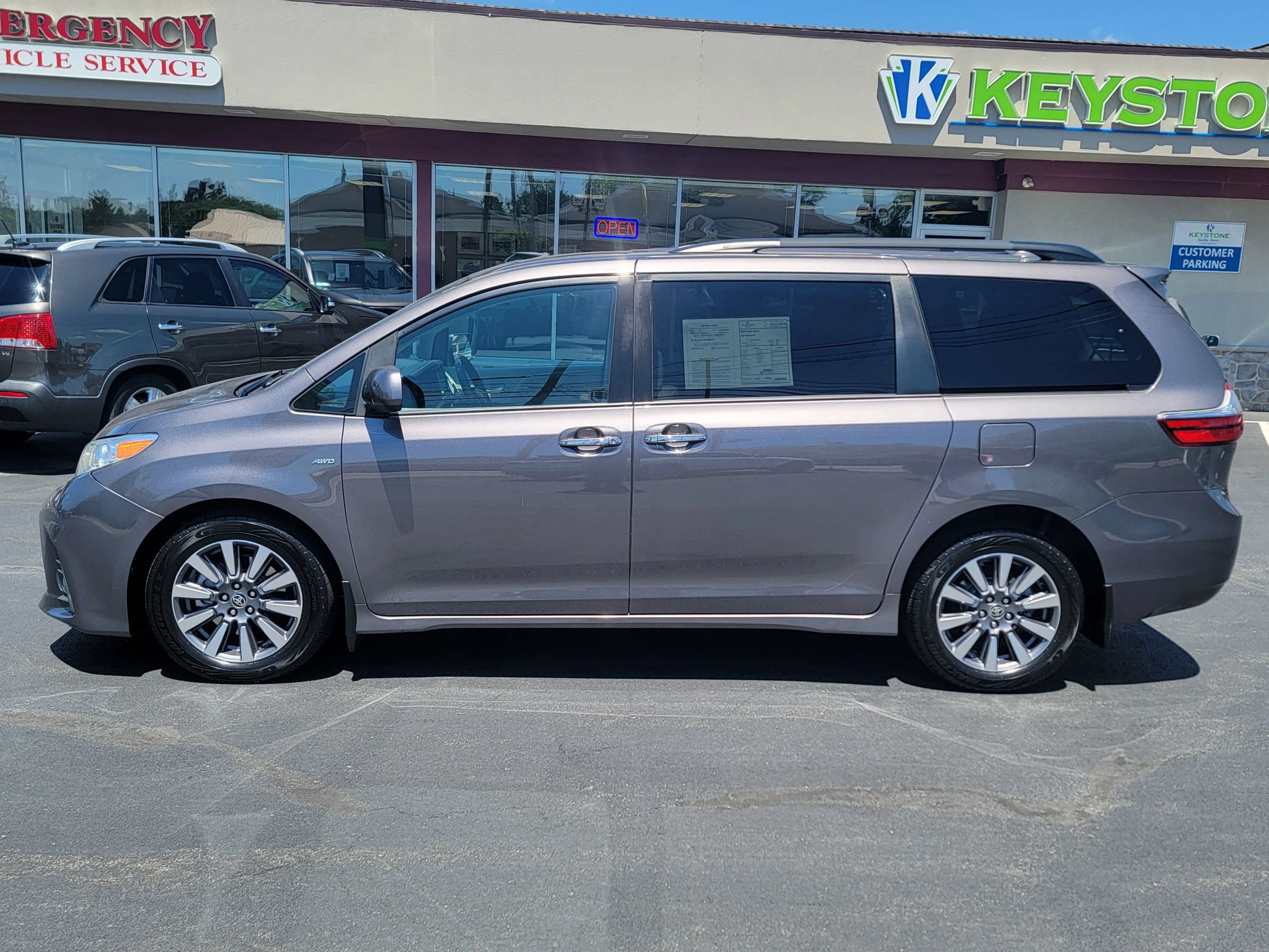 Used 2020 Toyota Sienna XLE AWD/4WD image 8