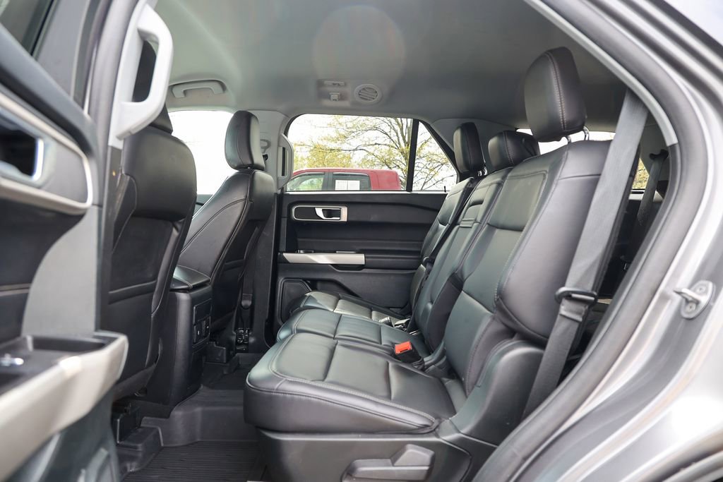 Certified 2023 Ford Explorer XLT w/ Equipment Group 202A AWD/4WD image 36