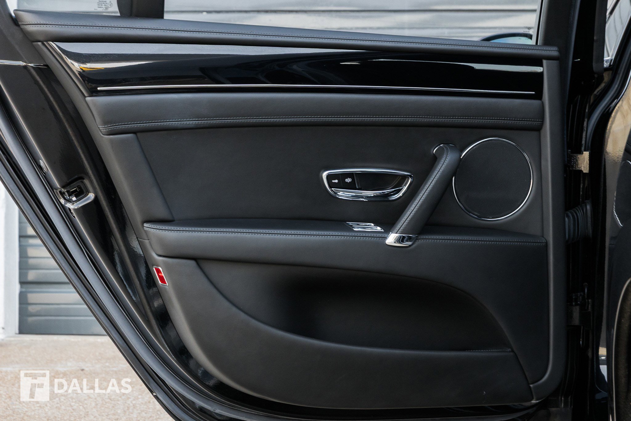 Used 2014 Bentley Flying Spur W12 image 30