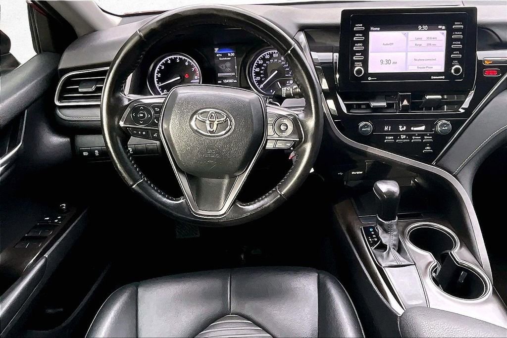 Used 2021 Toyota Camry SE image 9