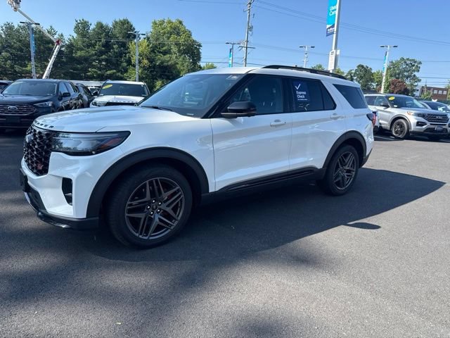 Certified 2025 Ford Explorer ST AWD/4WD image 3