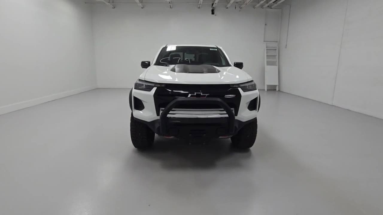 New 2025 Chevrolet Colorado ZR2 w/ Off-Road Front Bumper Package AWD/4WD image 65