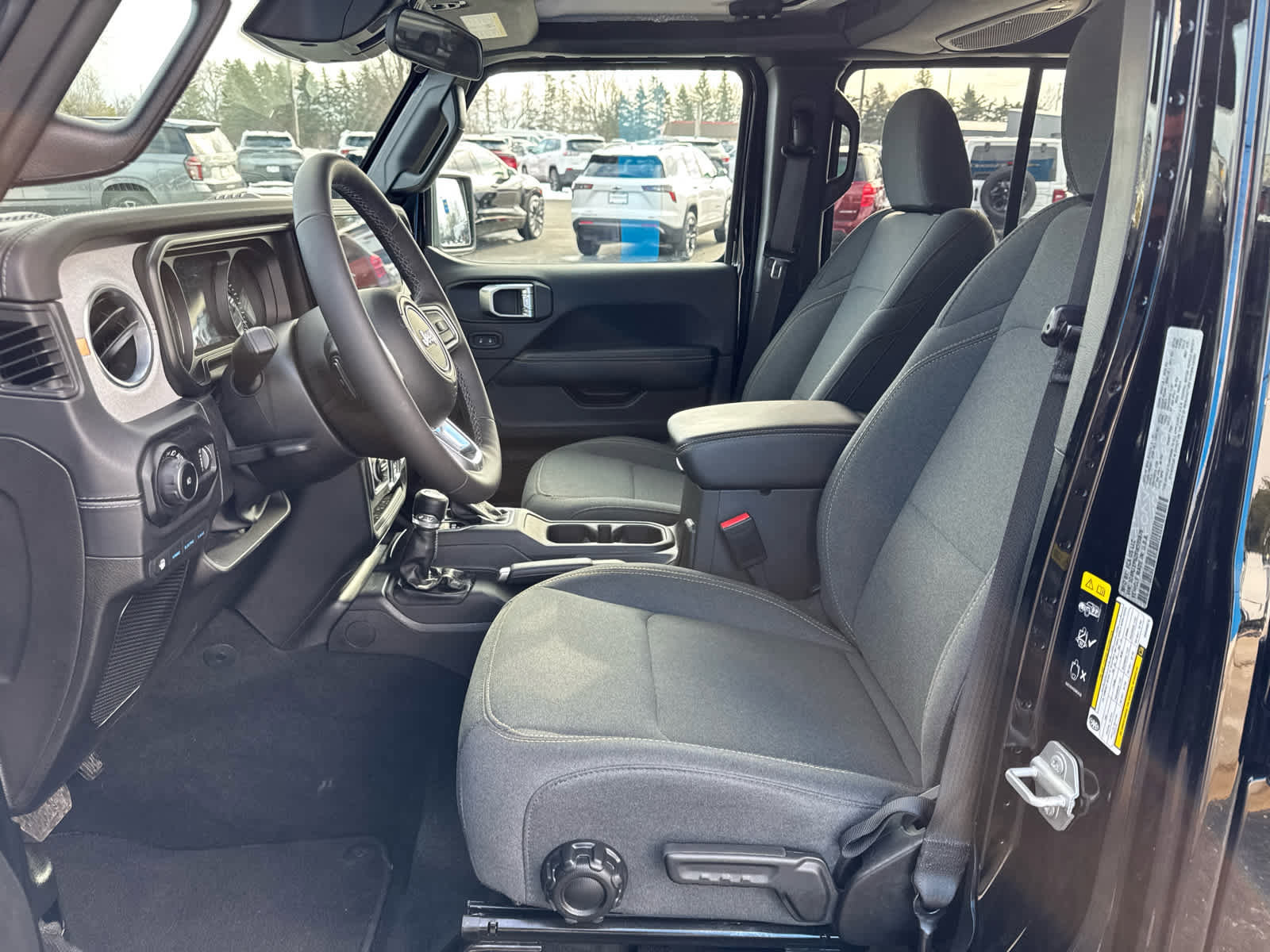 Used 2025 Jeep Wrangler Sahara w/ Safety Group image 15