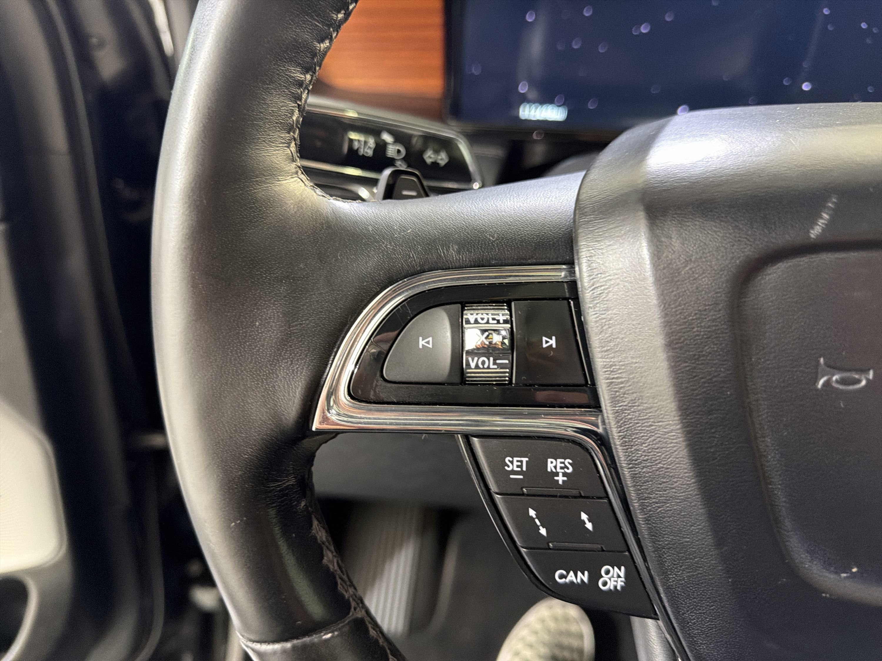 Used 2018 Lincoln Navigator L Reserve w/ Technology Package AWD/4WD image 14