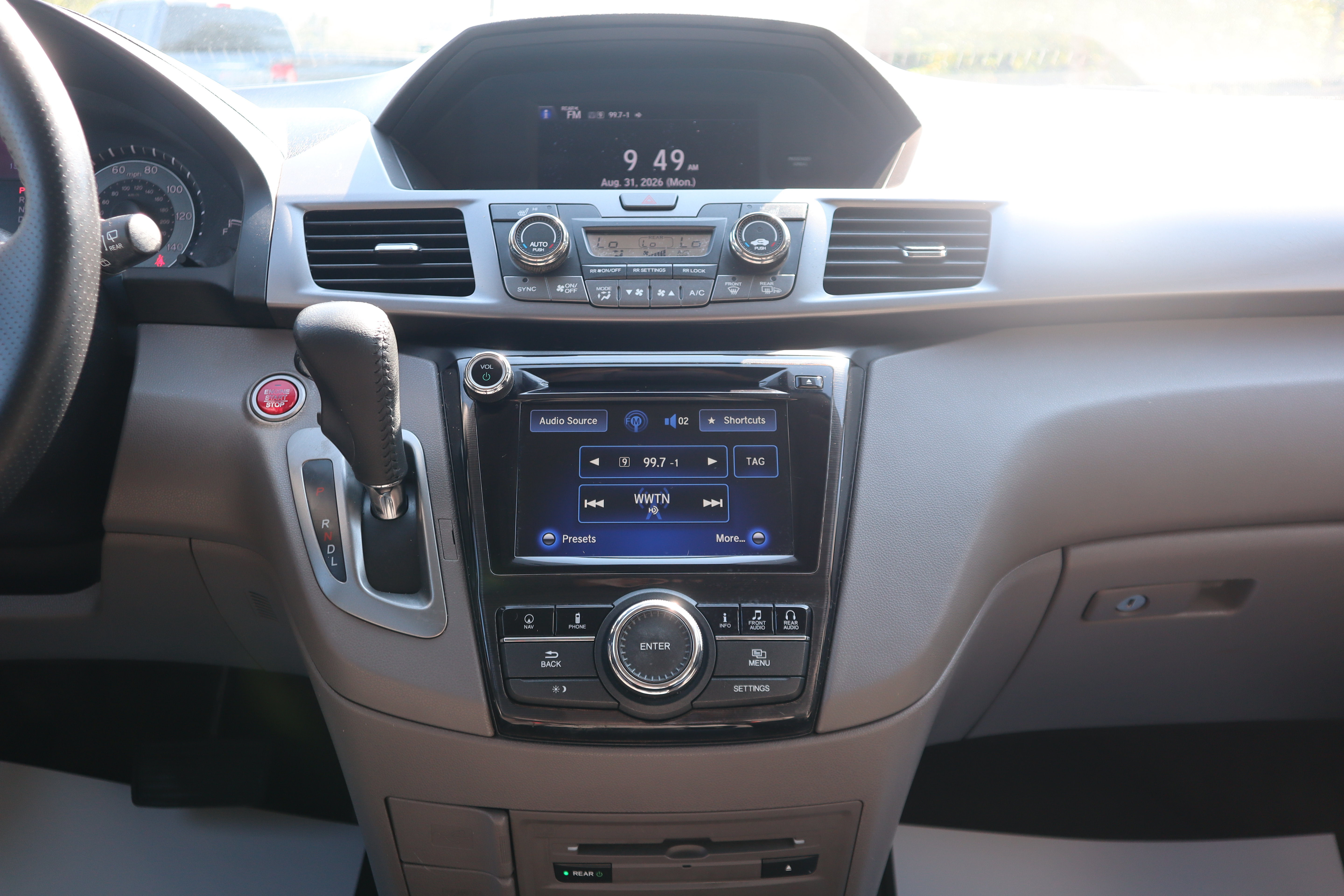 Used 2017 Honda Odyssey Touring Elite image 14