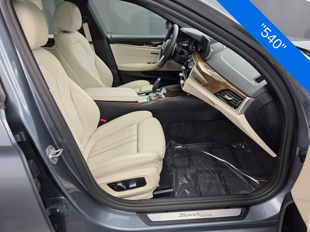 Used 2019 BMW 540i w/ Convenience Package RWD image 29