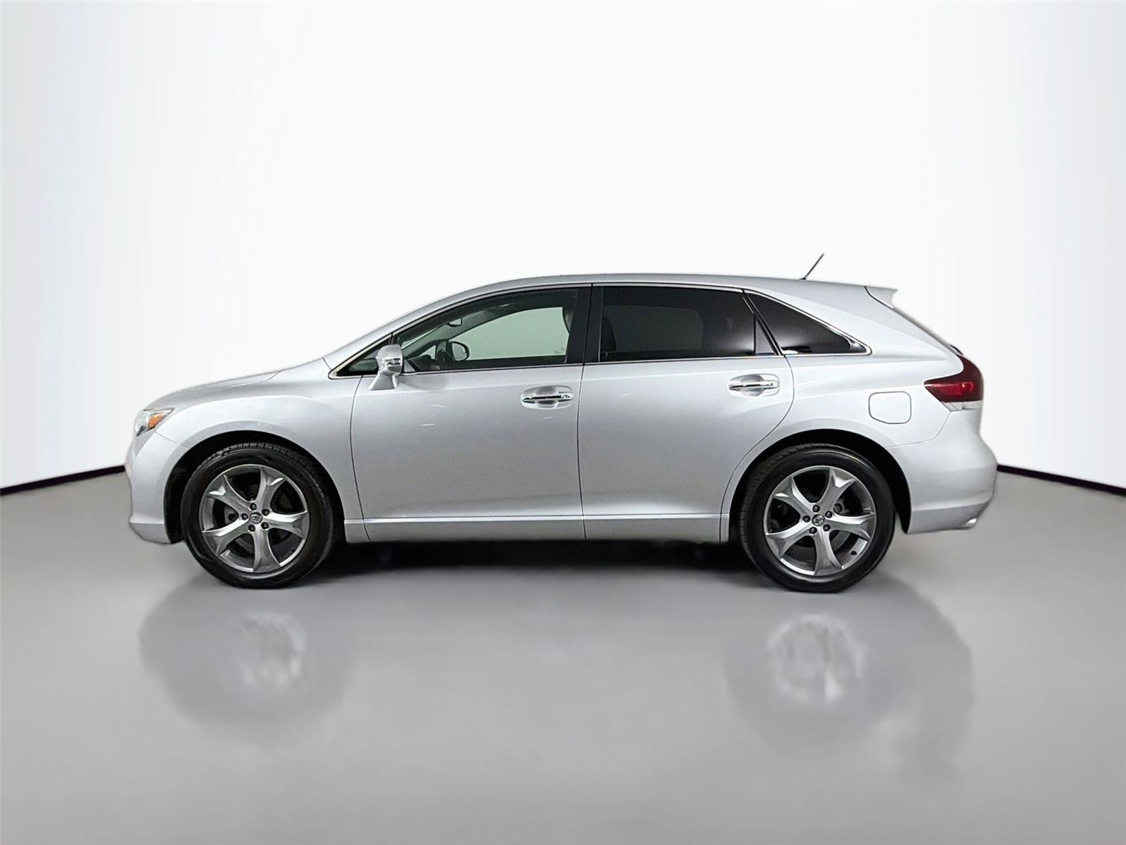 Used 2013 Toyota Venza Limited w/ Tow Prep Pkg AWD/4WD image 8