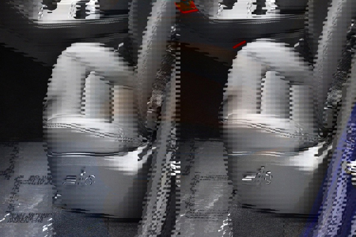 Used 2024 Tesla Model Y Performance image 21