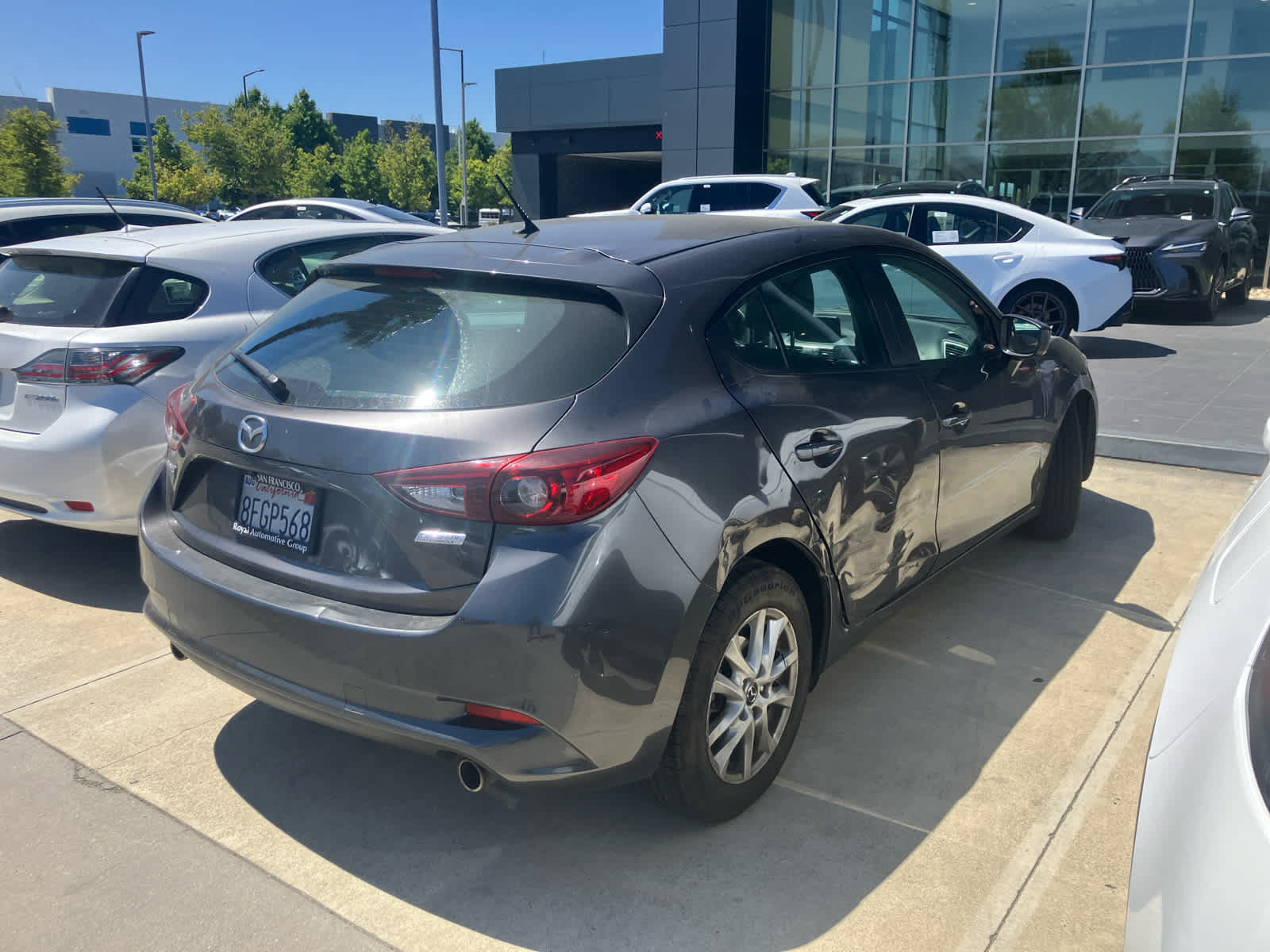 Used 2018 MAZDA MAZDA3 Sport FWD image 5