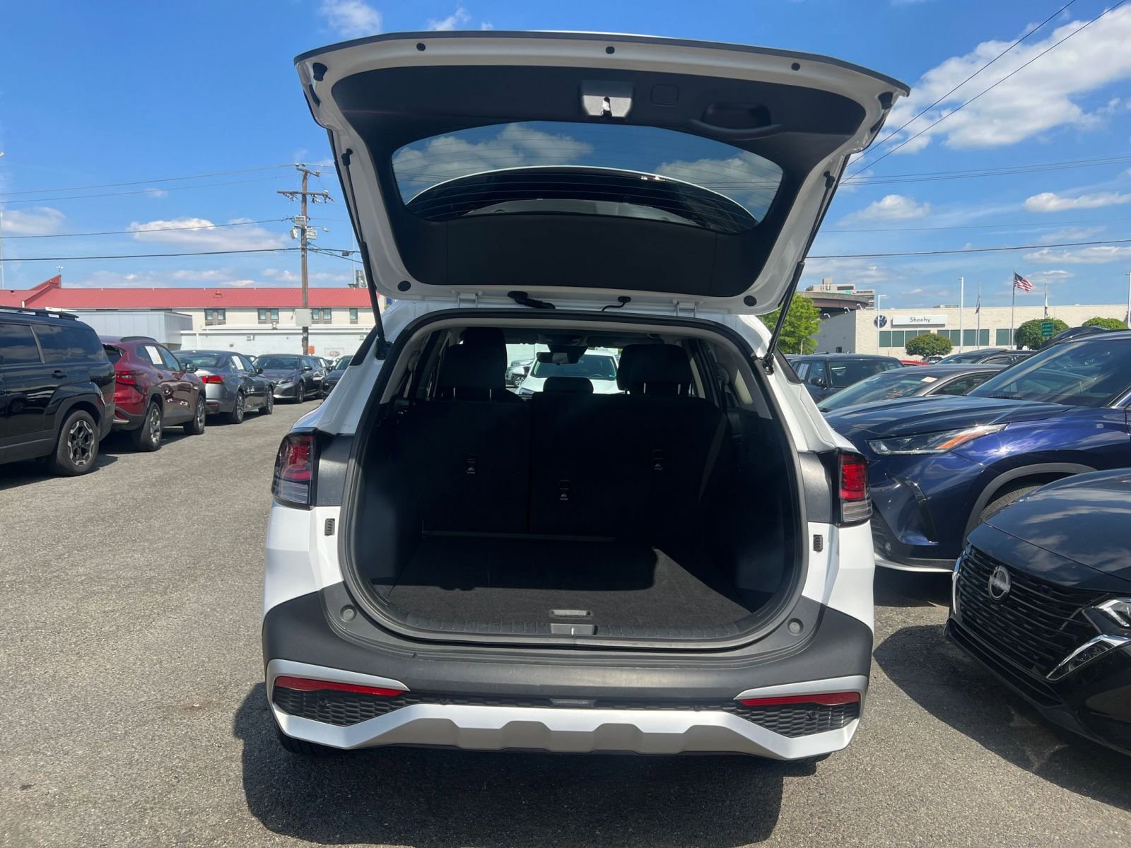 Used 2025 Kia Sportage LX FWD image 30