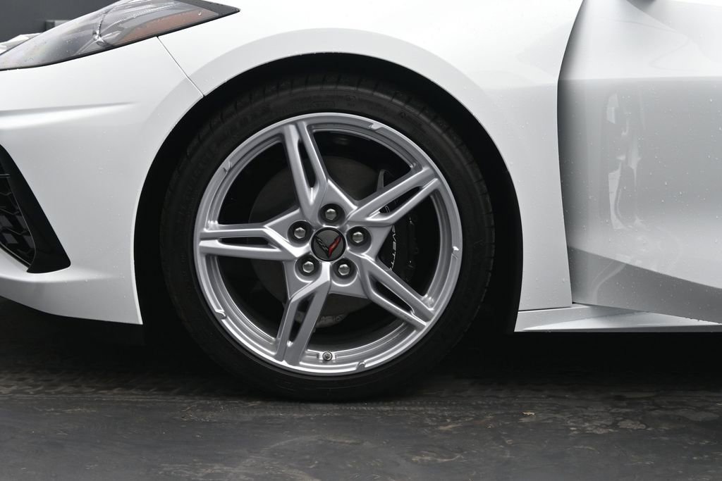 Used 2022 Chevrolet Corvette Stingray Coupe w/ 1LT RWD image 28