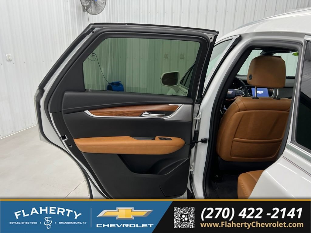 Used 2020 Cadillac XT5 Premium Luxury w/ LPO, Floor Liner Package AWD/4WD image 10